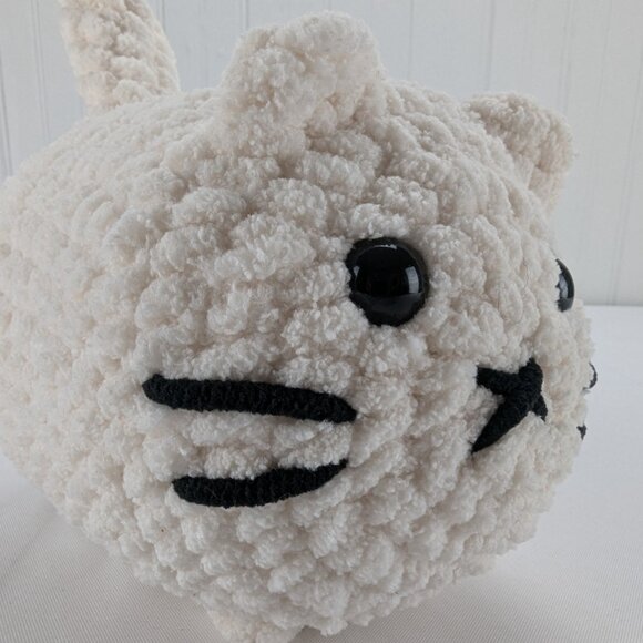 Amigurumi Crochet White Loaf Cat Plush 8" Stuffed Animal Black Eyes Nose Whisker - Picture 8 of 8